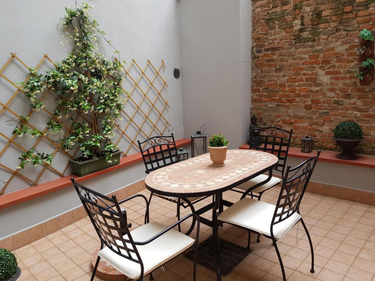 Nell'Antico Ghetto Ebraico Apartment Ferrara Bagian luar foto