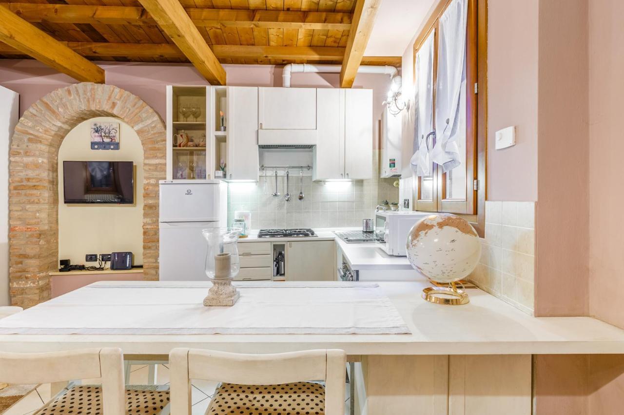 Nell'Antico Ghetto Ebraico Apartment Ferrara Bagian luar foto